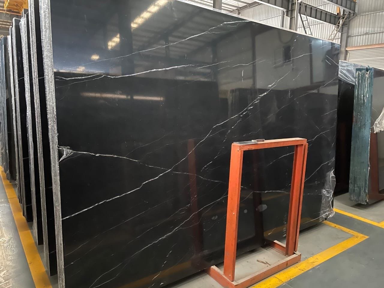Black Marquina Marble surface detail - Marble Fort